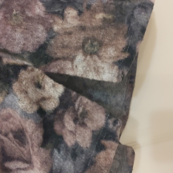 Dantelle Soft floral top - Picture 4 of 7